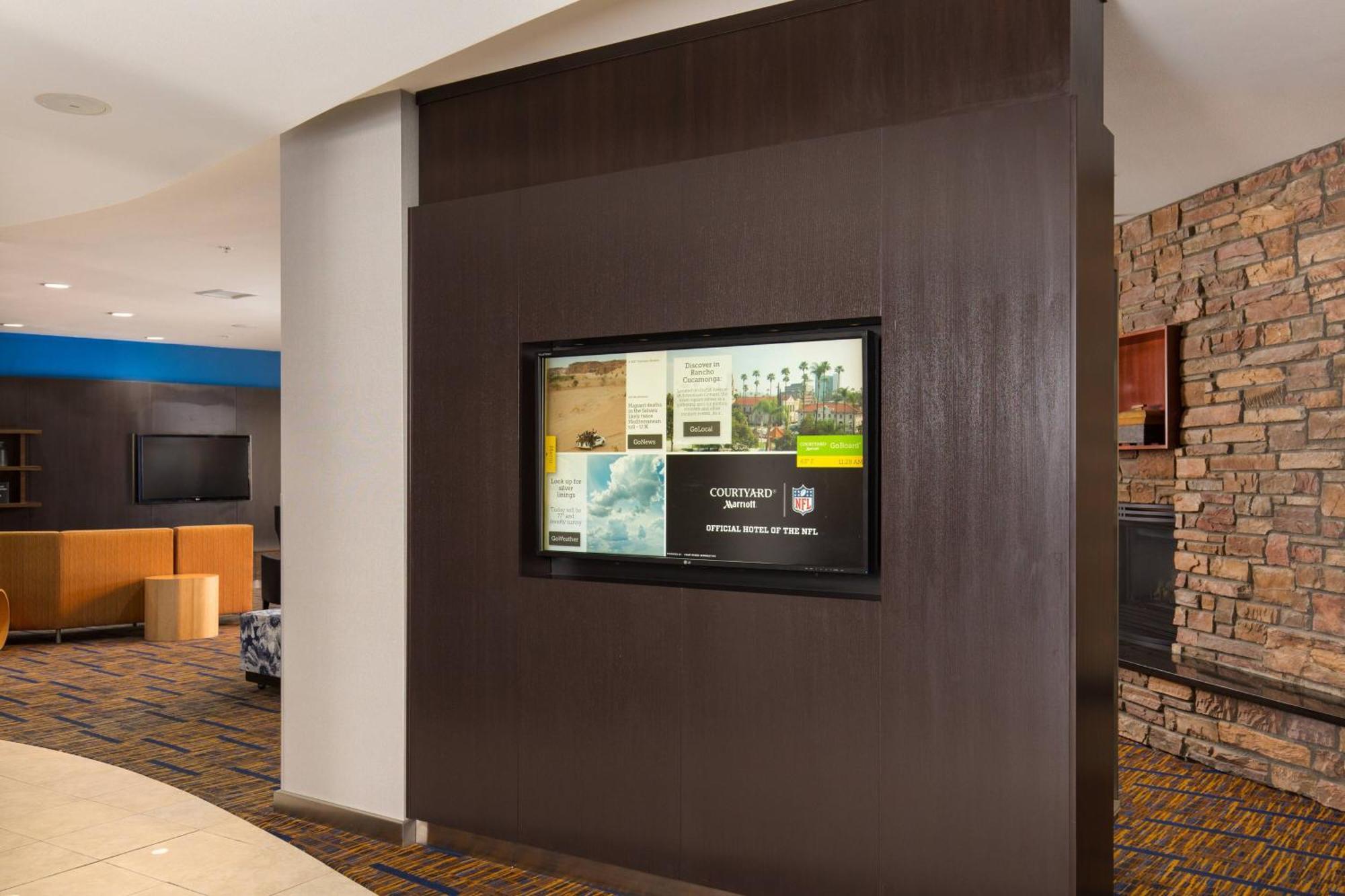 מלון Courtyard By Marriott Ontario רנצ'ו קוקמונגה מראה חיצוני תמונה