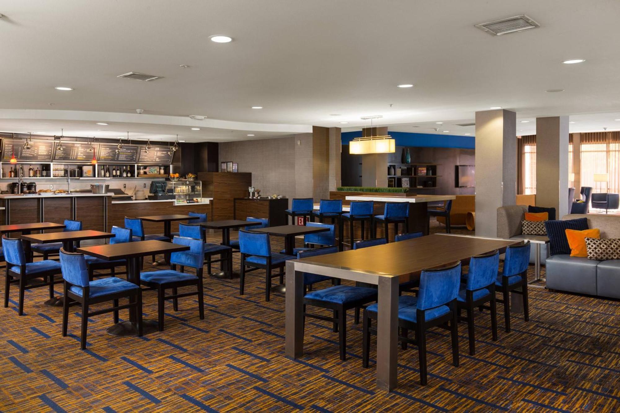 מלון Courtyard By Marriott Ontario רנצ'ו קוקמונגה מראה חיצוני תמונה