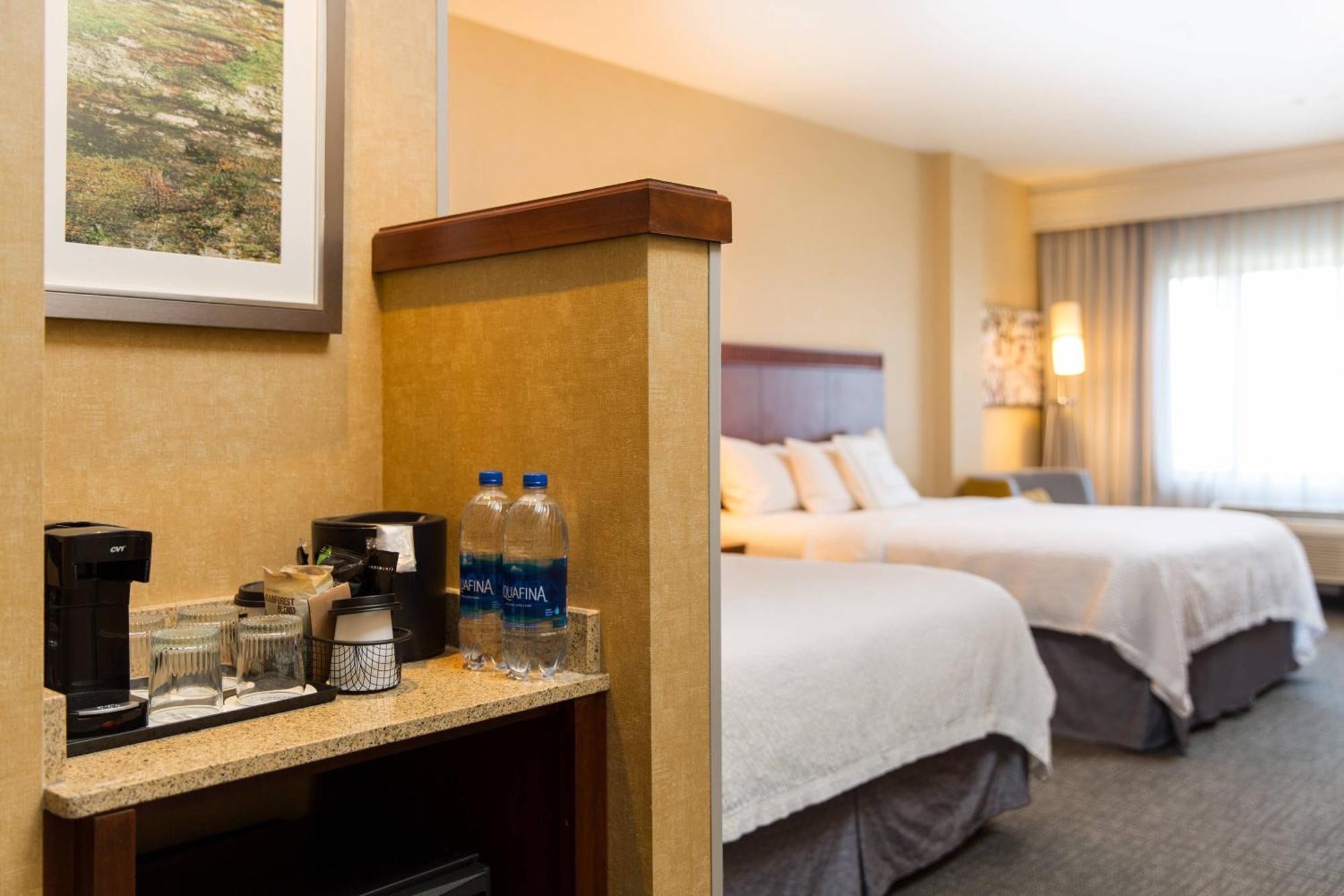 מלון Courtyard By Marriott Ontario רנצ'ו קוקמונגה מראה חיצוני תמונה